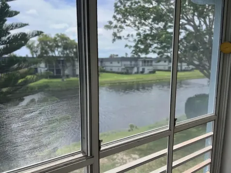 424 Saxony Delray Beach FL 33446