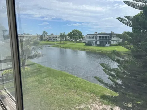424 Saxony Delray Beach FL 33446