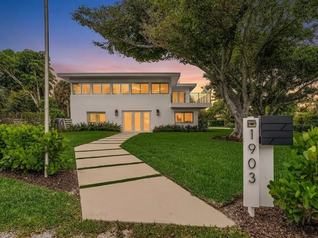 1903 Bay Drive Pompano Beach FL 33062
