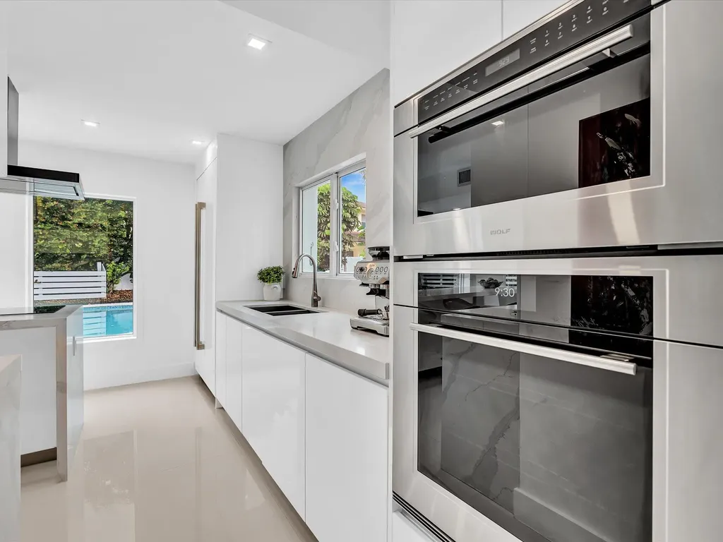 1903 Bay Drive Pompano Beach FL 33062