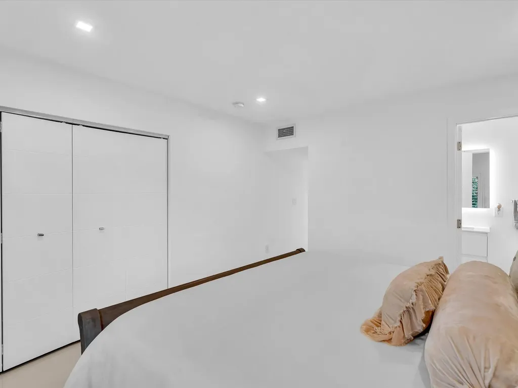 1903 Bay Drive Pompano Beach FL 33062