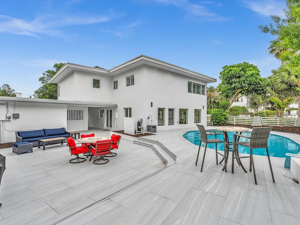 1903 Bay Drive Pompano Beach FL 33062