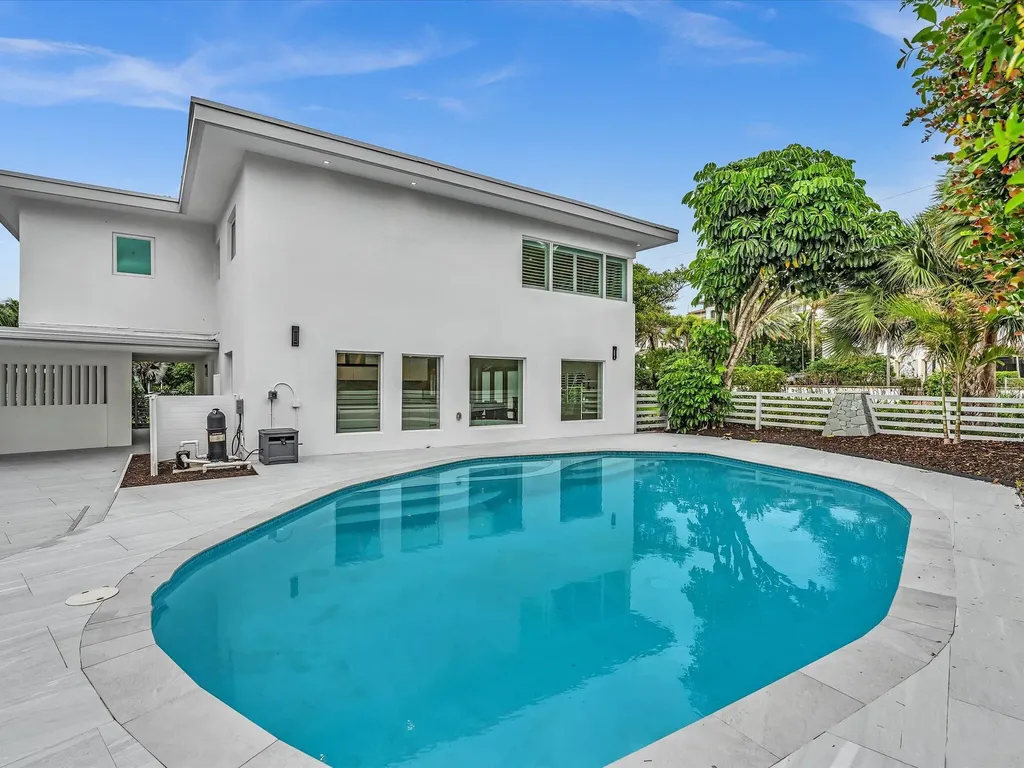 1903 Bay Drive Pompano Beach FL 33062