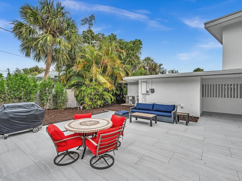 1903 Bay Drive Pompano Beach FL 33062