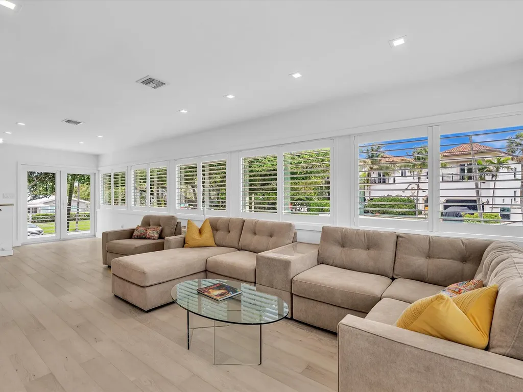 1903 Bay Drive Pompano Beach FL 33062