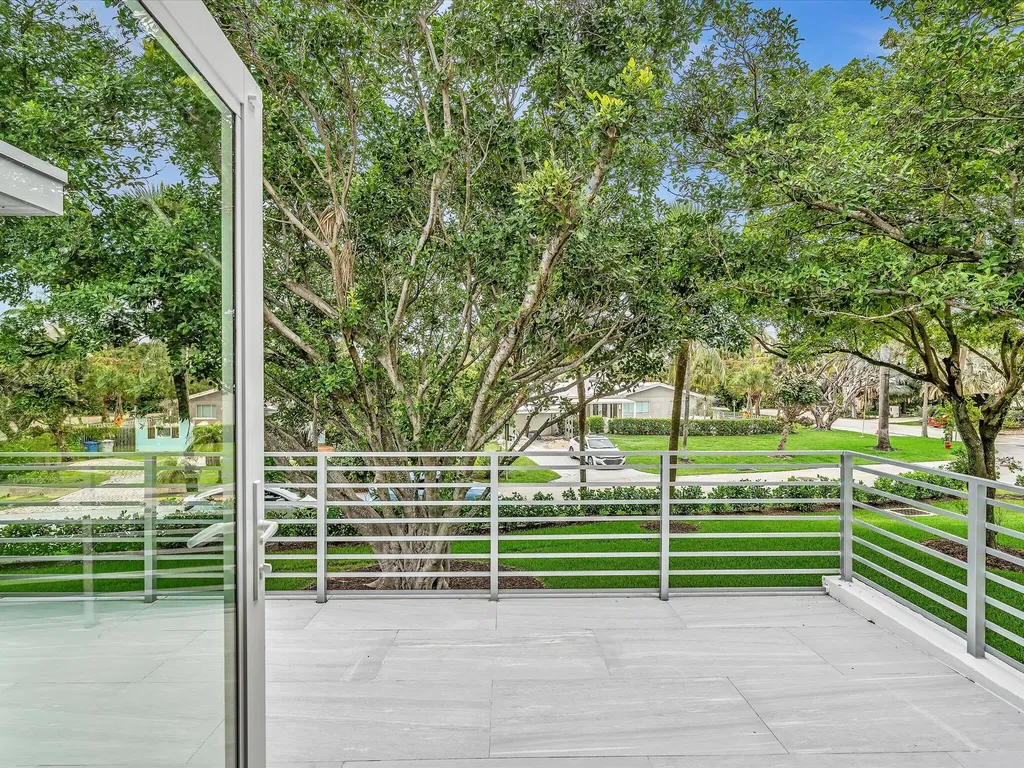 1903 Bay Drive Pompano Beach FL 33062
