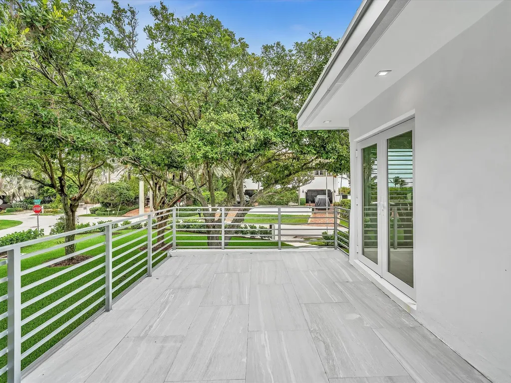 1903 Bay Drive Pompano Beach FL 33062