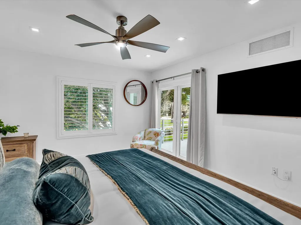 1903 Bay Drive Pompano Beach FL 33062