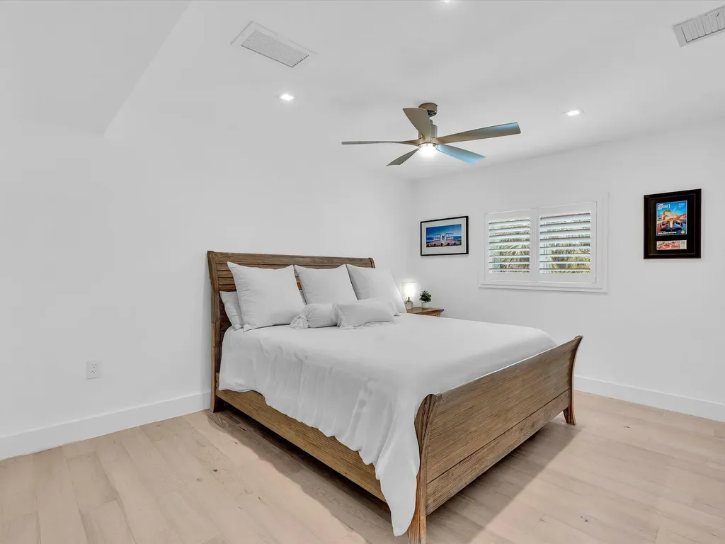 1903 Bay Drive Pompano Beach FL 33062