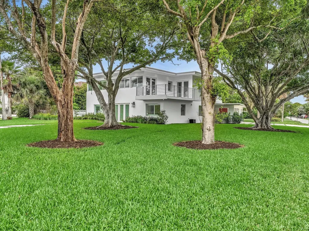 1903 Bay Drive Pompano Beach FL 33062