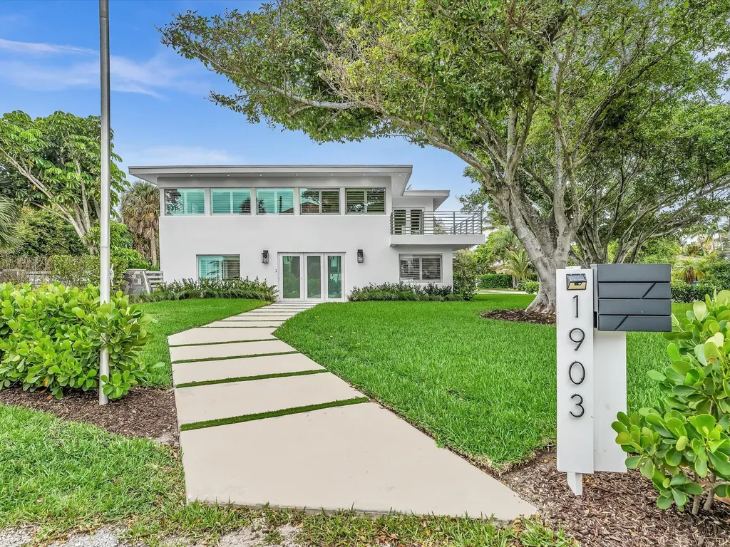 1903 Bay Drive Pompano Beach FL 33062