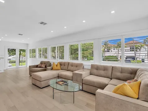 1903 Bay Drive Pompano Beach FL 33062