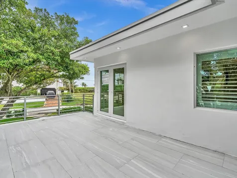 1903 Bay Drive Pompano Beach FL 33062