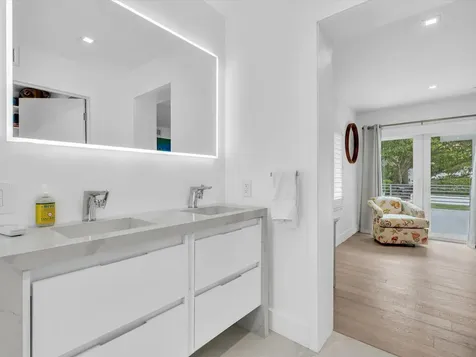 1903 Bay Drive Pompano Beach FL 33062