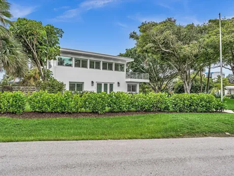 1903 Bay Drive Pompano Beach FL 33062