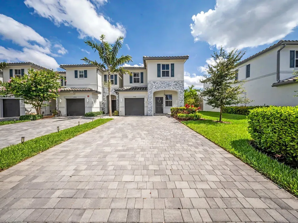 11968 NW 47th Manor Coral Springs FL 33076