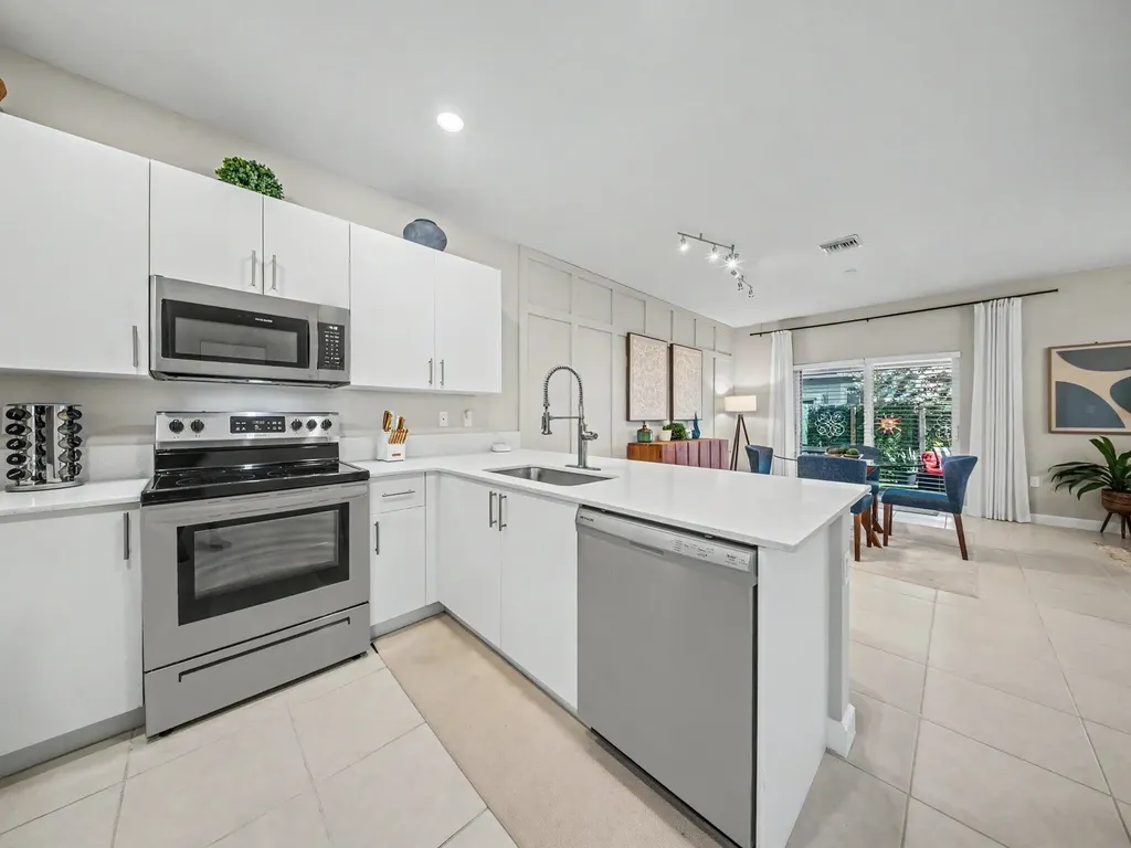 11968 NW 47th Manor Coral Springs FL 33076