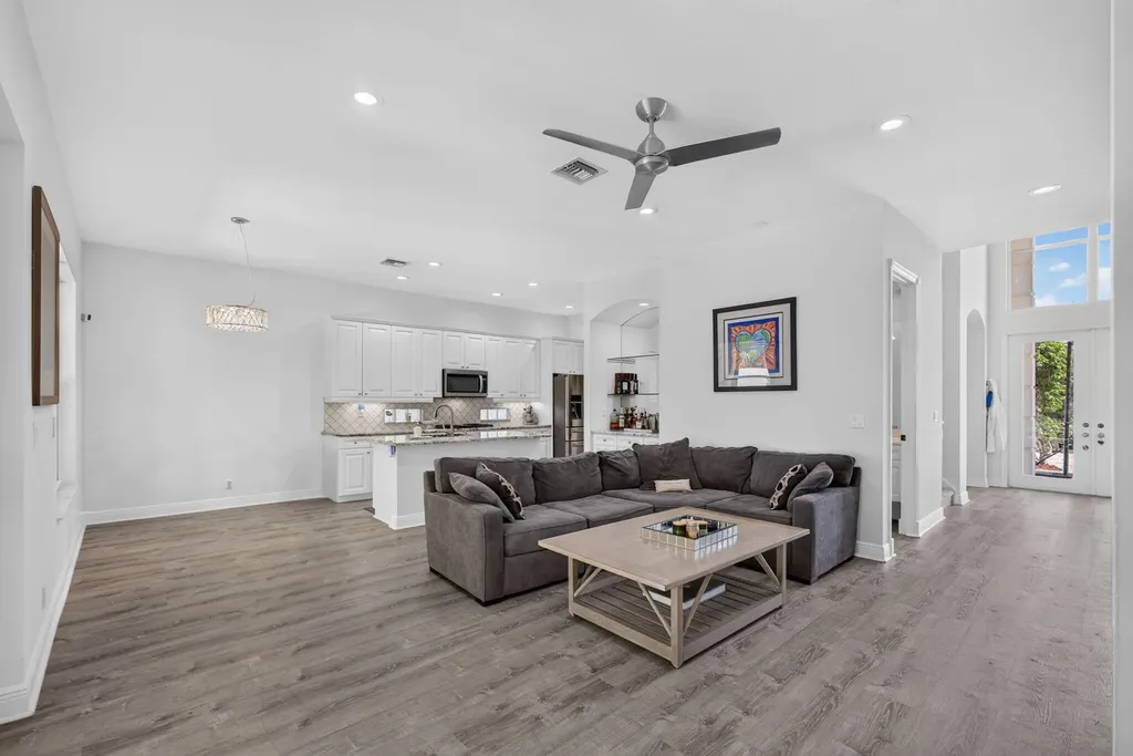 136 Casa Grande Court Palm Beach Gardens FL 33418
