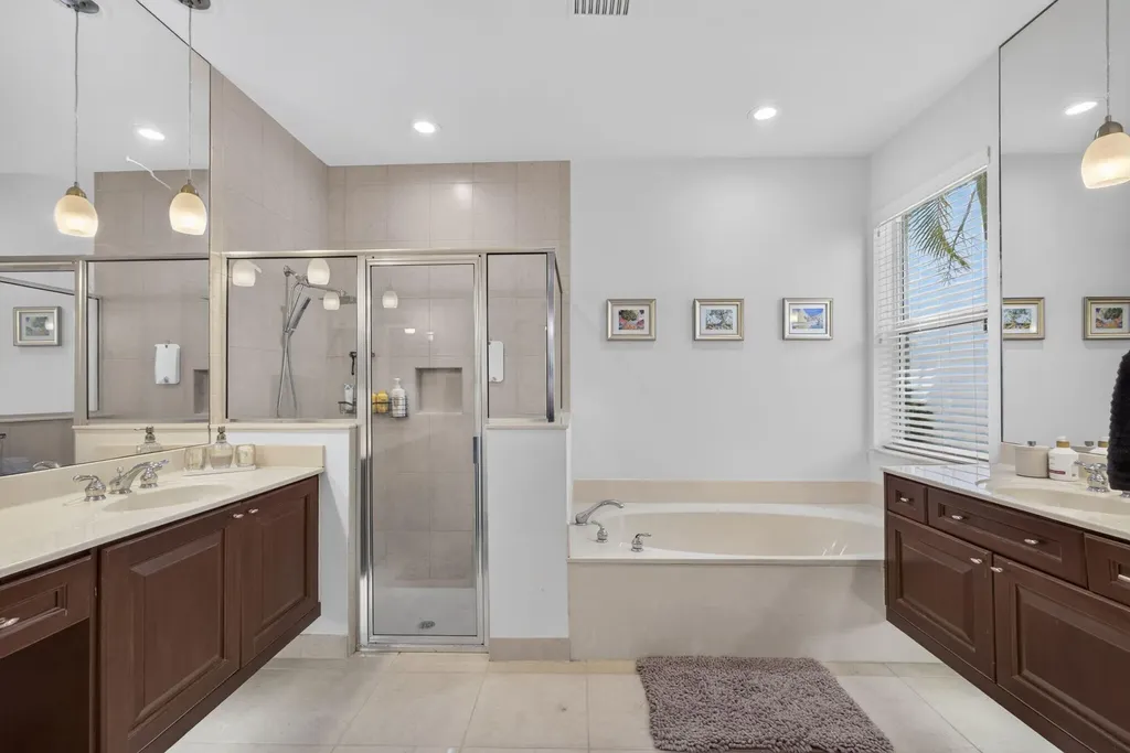 136 Casa Grande Court Palm Beach Gardens FL 33418