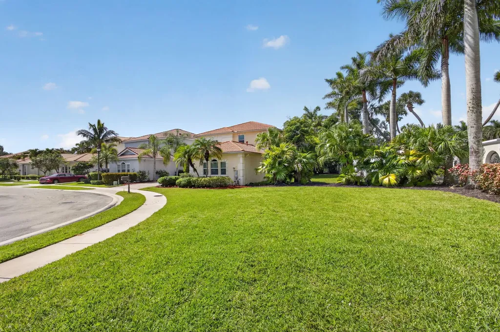 136 Casa Grande Court Palm Beach Gardens FL 33418