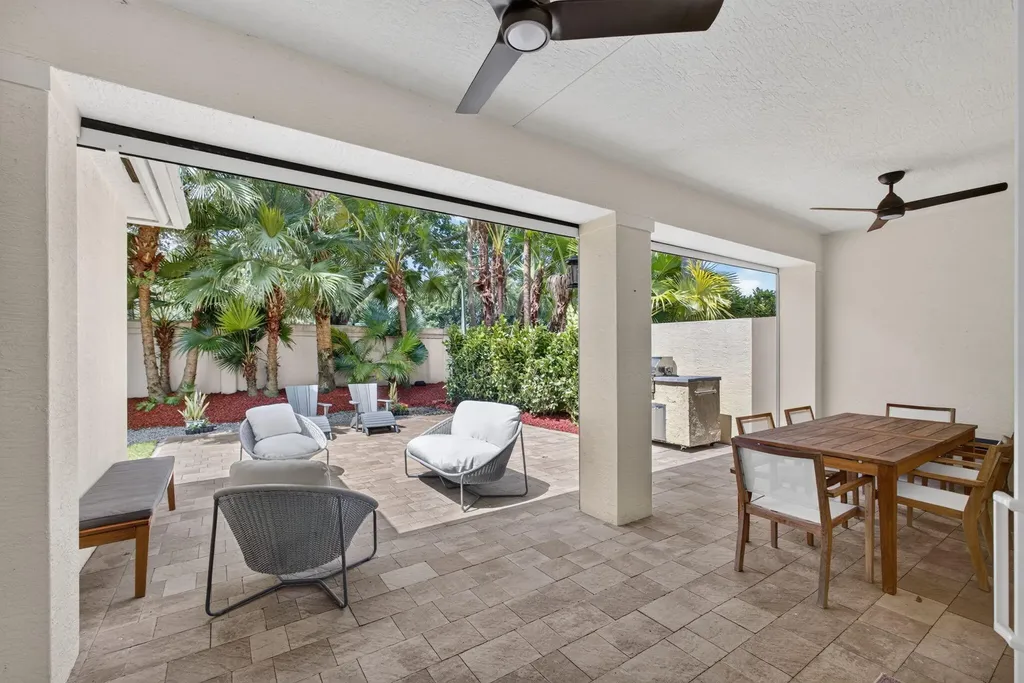 136 Casa Grande Court Palm Beach Gardens FL 33418