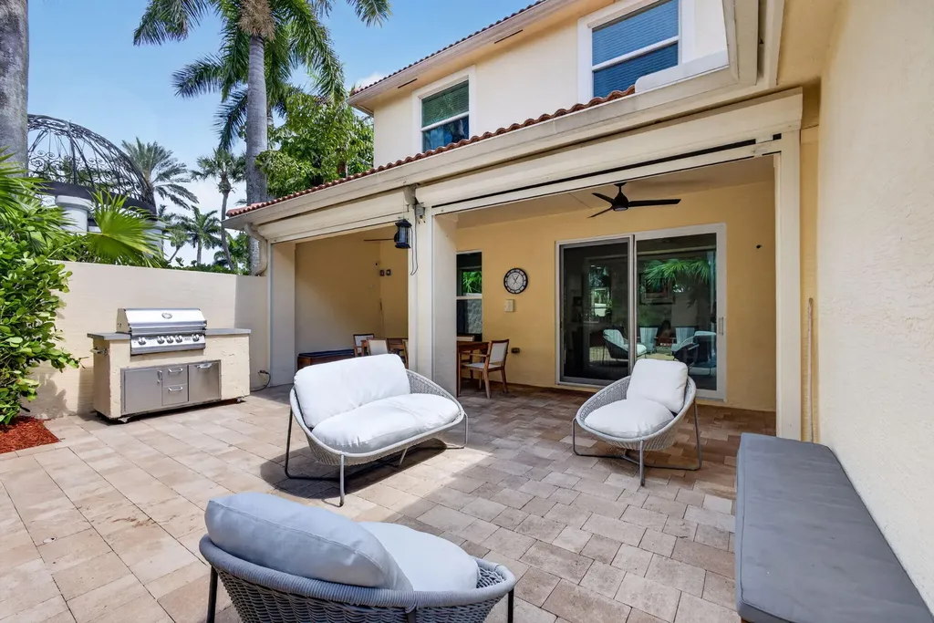 136 Casa Grande Court Palm Beach Gardens FL 33418
