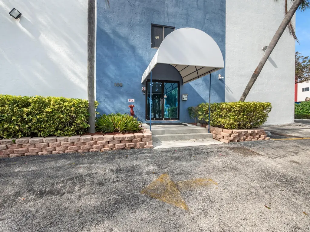 105 S Riverside Drive Pompano Beach FL 33062