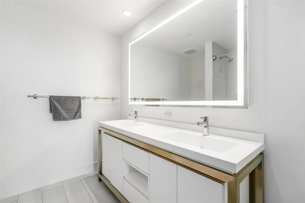 2000 Metropica Way Sunrise FL 33323