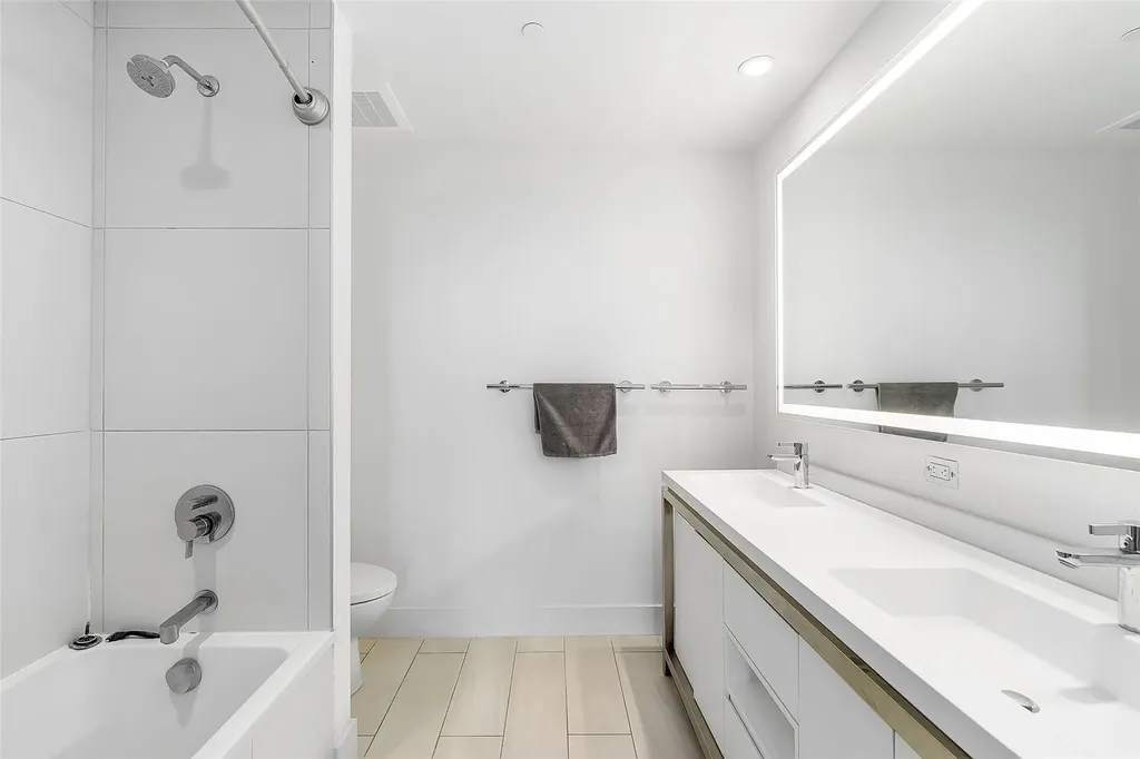 2000 Metropica Way Sunrise FL 33323