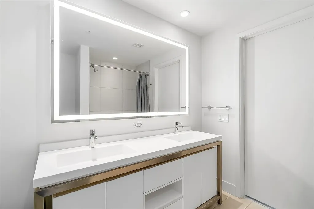2000 Metropica Way Sunrise FL 33323