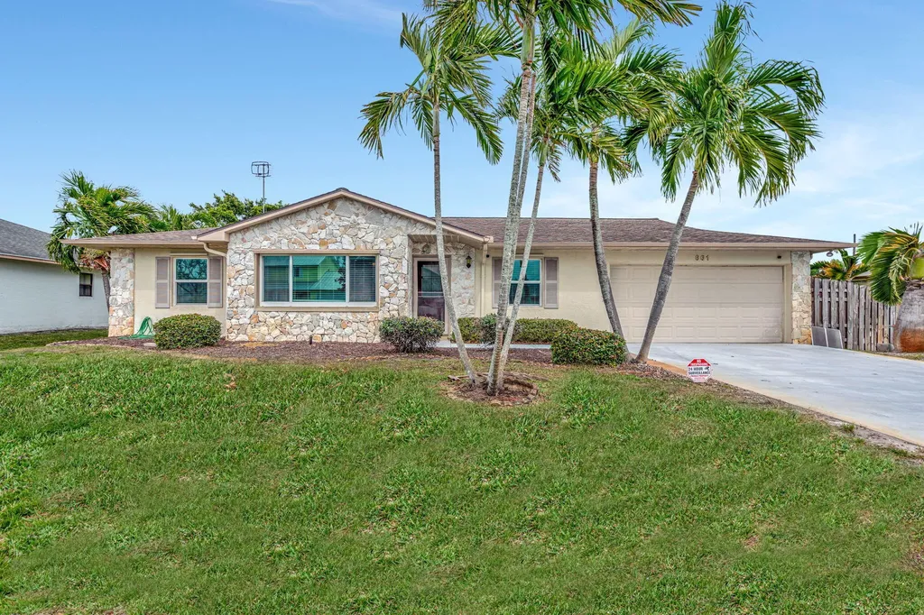 661 SE Crescent Avenue Port St Lucie FL 34984
