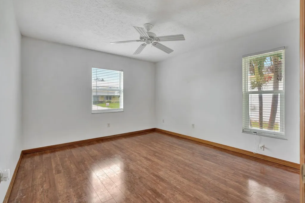 661 SE Crescent Avenue Port St Lucie FL 34984