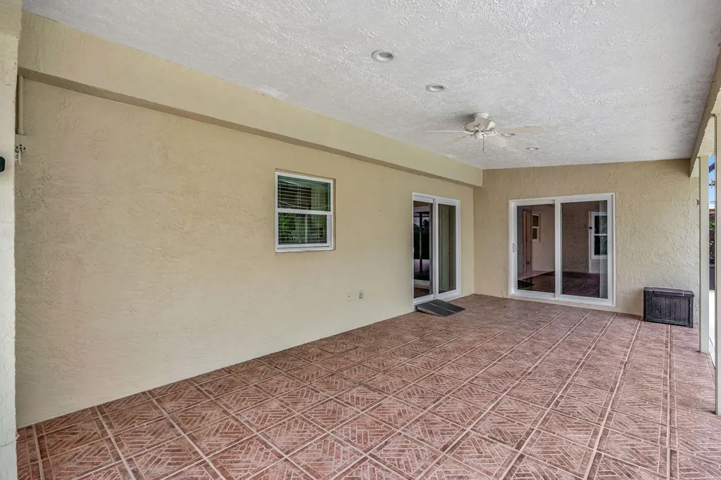 661 SE Crescent Avenue Port St Lucie FL 34984
