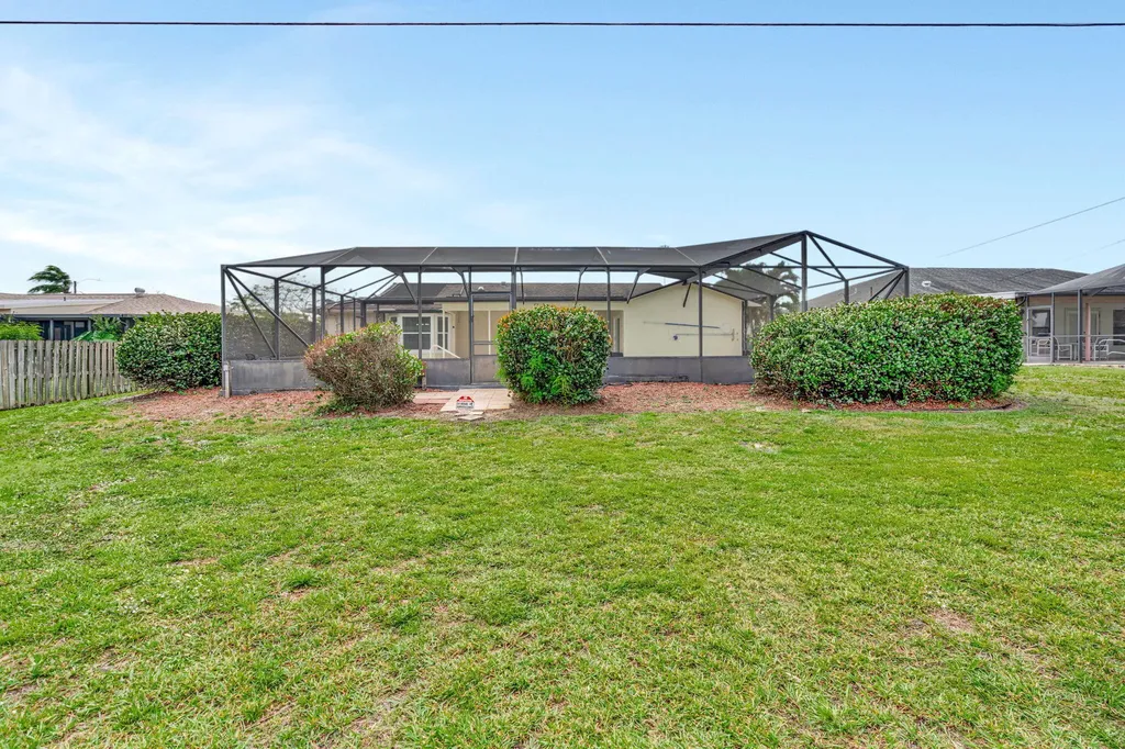 661 SE Crescent Avenue Port St Lucie FL 34984
