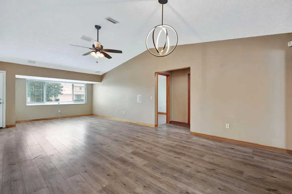 661 SE Crescent Avenue Port St Lucie FL 34984