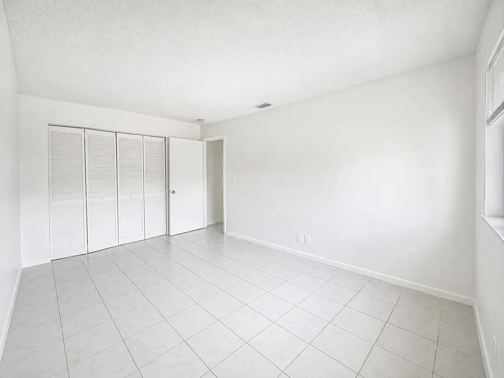 3775 NW 116th Terrace Coral Springs FL 33065