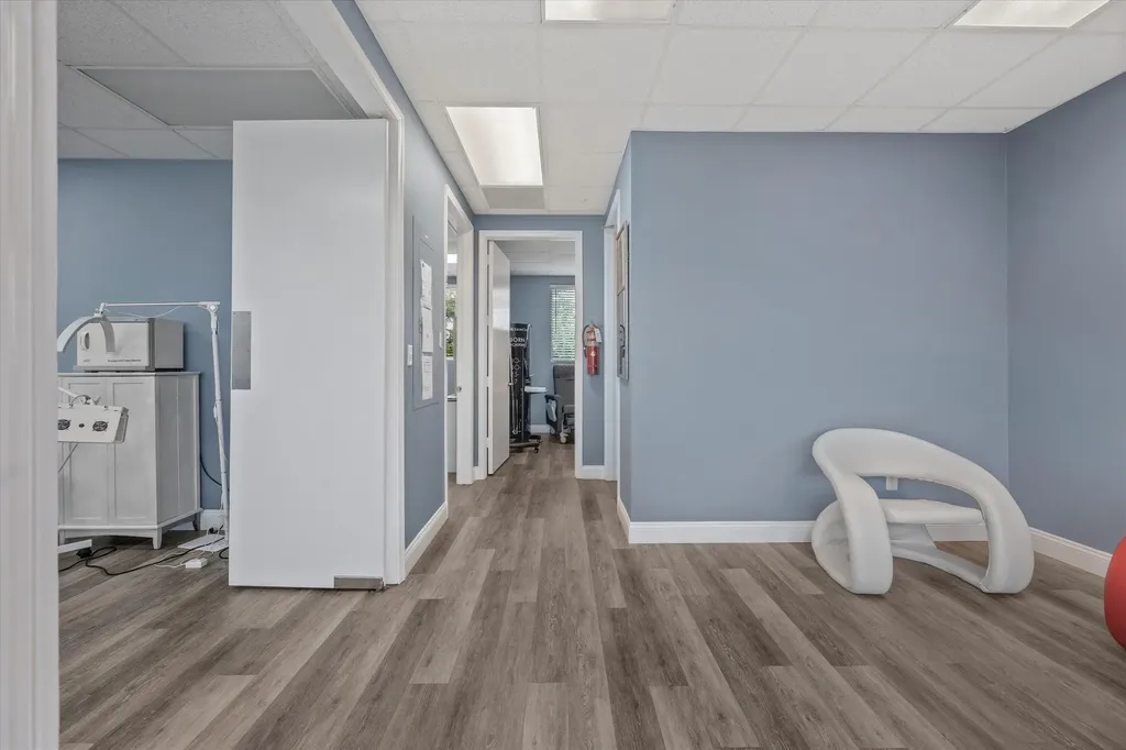 2515 S State Road 7 Wellington FL 33414