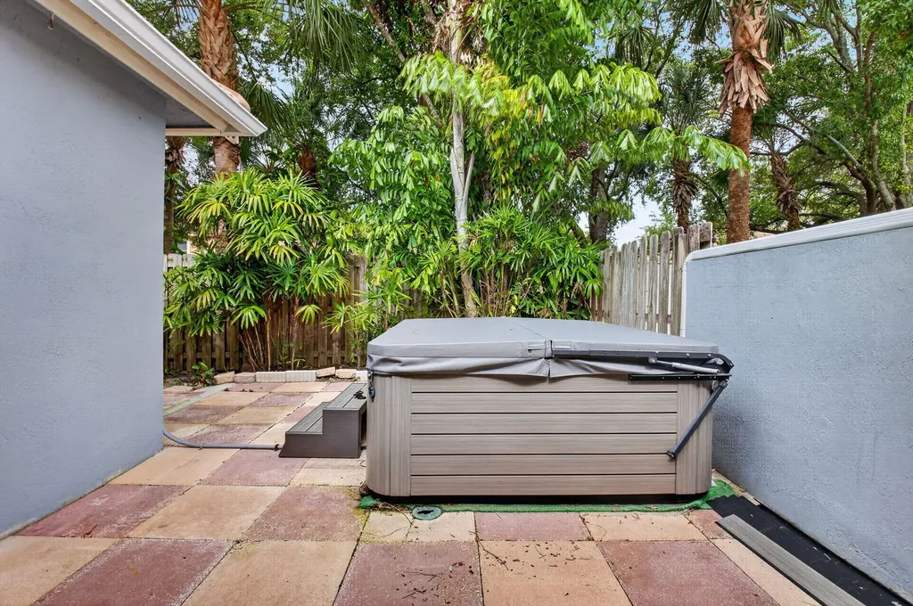 5049 Sancerre Circle Lake Worth FL 33463