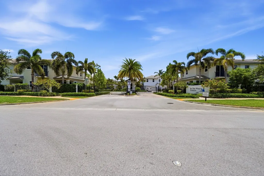 6993 Pines Circle Coconut Creek FL 33073