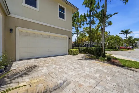 6993 Pines Circle Coconut Creek FL 33073
