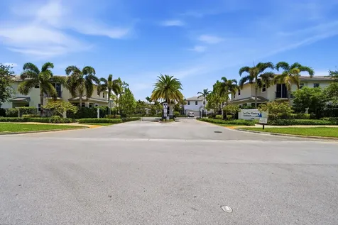 6993 Pines Circle Coconut Creek FL 33073