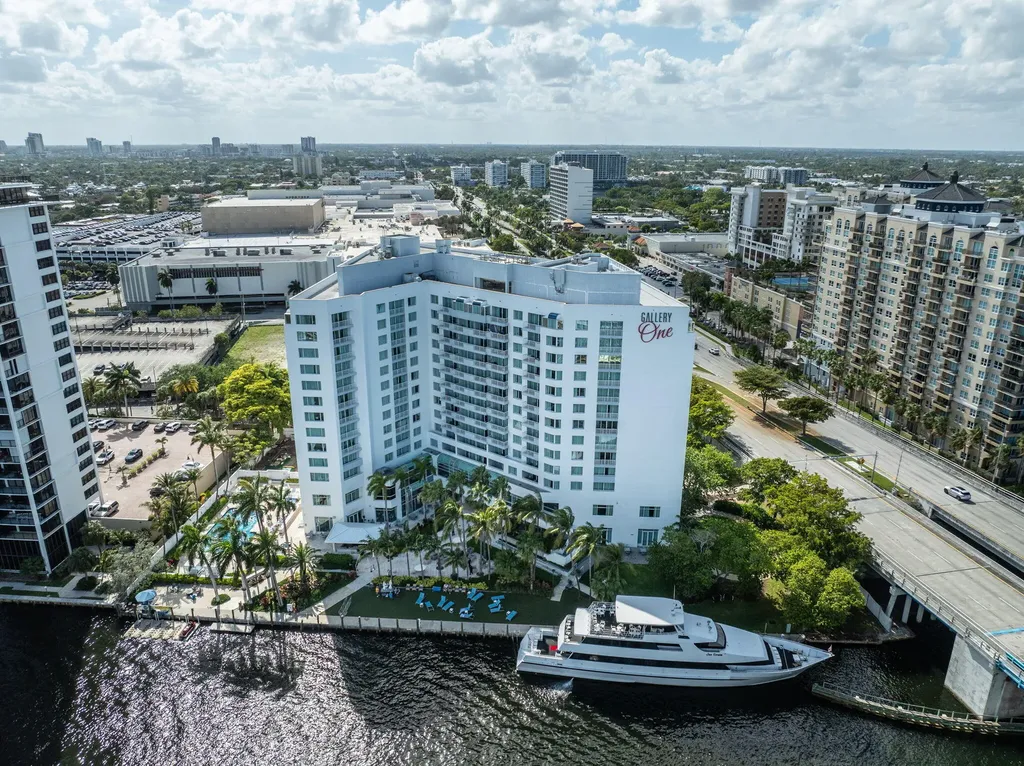2670 E Sunrise Boulevard Fort Lauderdale FL 33304