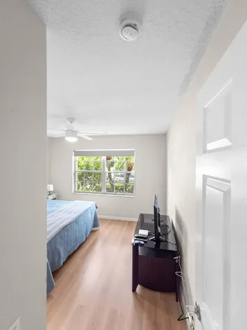 5320 Glenville Drive Boynton Beach FL 33437