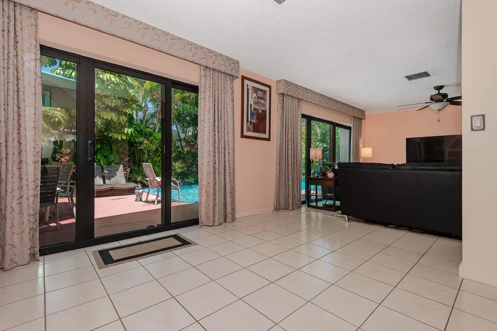 4961 SW 94th Avenue Cooper City FL 33328