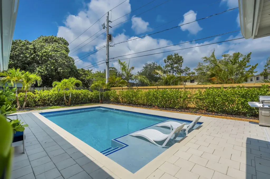 1065 SW 4th Terrace Pompano Beach FL 33060