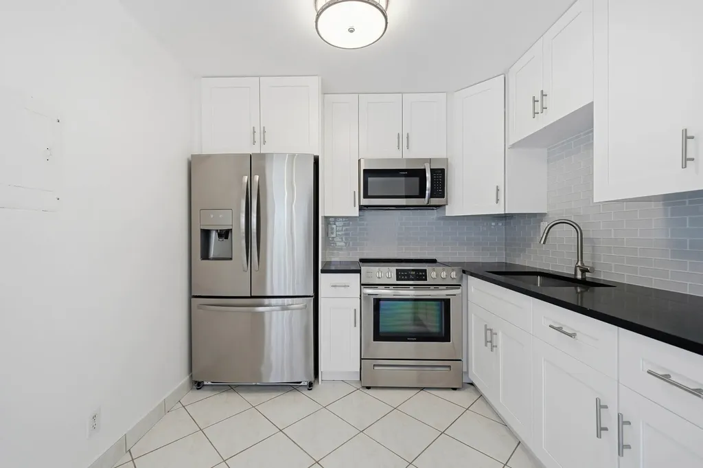 249 Burgundy F Delray Beach FL 33484