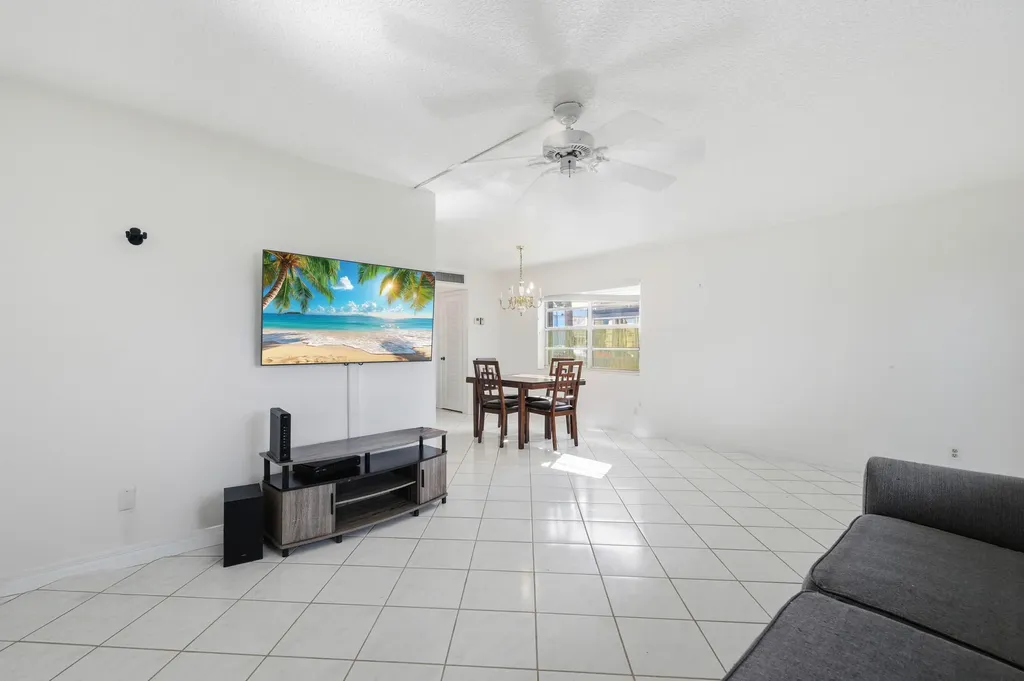249 Burgundy F Delray Beach FL 33484