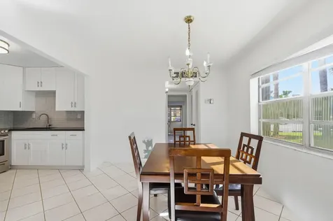 249 Burgundy F Delray Beach FL 33484