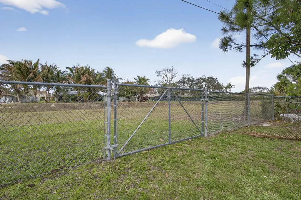 749 W Rambling Drive Wellington FL 33414