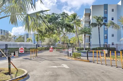 1470 NE 123rd Street North Miami FL 33161